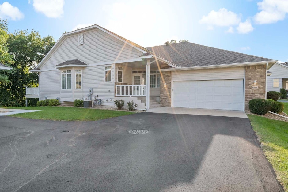 9559 Xenium Lane North, Maple Grove, MN 55369, Presented by Rachel